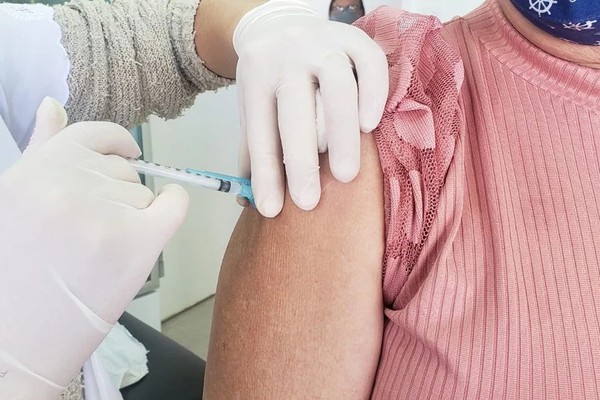 Prefeitura de Patos de Minas inicia novo calendário de vacinação contra Covid-19 amanhã; veja