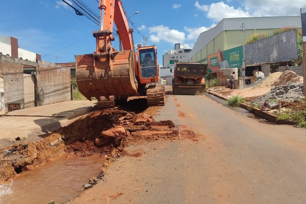 Obras de drenagem pluvial são iniciadas na Av. Tomaz de Aquino; investimento é de R$ 1,5 milhão