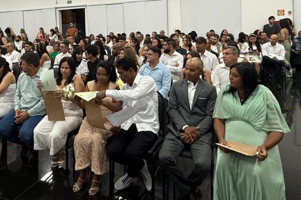 Fórum de Patos de Minas beneficia 74 casais em mutirão de conversão de união estável em casamento