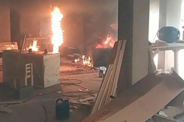 Explosão em aparelho de solda de oficina deixa duas pessoas feridas em Patos de Minas