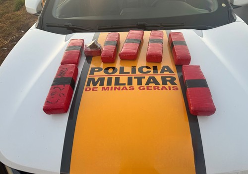 Motorista é preso pela Polícia Militar Rodoviária transportando grande quantidade de maconha, em Patrocínio