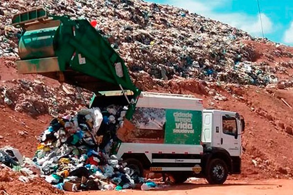 Patos de Minas produz 120 toneladas de lixo por dia e Aterro Sanitário fica próximo do limite