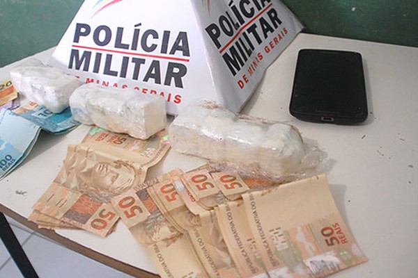 Com ajuda de cadela, PM encontra droga enterrada e prende irmãos com R$1.537,00 em Patos de Minas