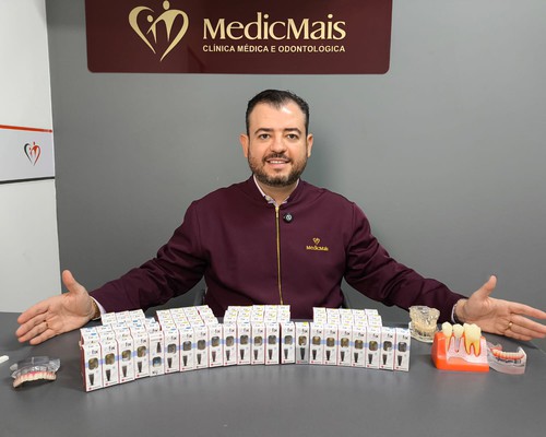 Dentista em Patos de Minas, referência em Implantes e Prótese Protocolo, realizará o Dia do Implante