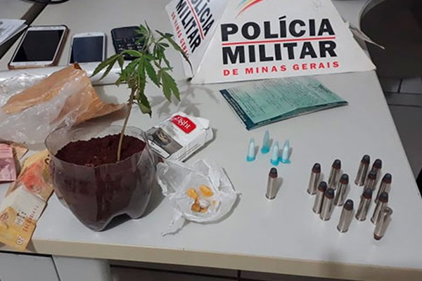 Polícia Militar Rodoviária prende três com munições e drogas após abordagem a veículo na MGC354