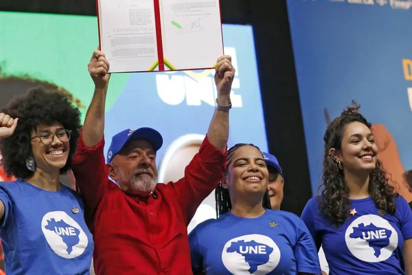 Lula diz que vai cobrar imposto das empresas americanas digitais