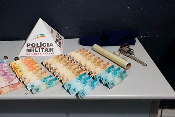 PM encontra revólver, maconha e mais R$ 1.700,00 em dinheiro em casa no Sebastião Amorim