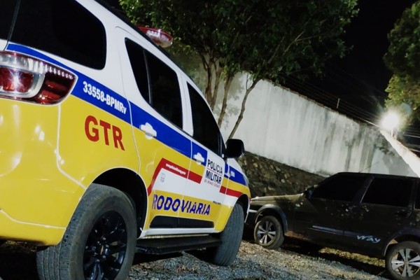 Motorista inabilitado é preso por apresentar documento do veículo falso na MG 060, em São Gonçalo do Abaeté