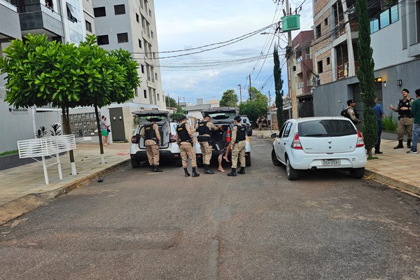 PM apresenta balanço da operação que terminou com morto, dois presos e 5 armas apreendidas
