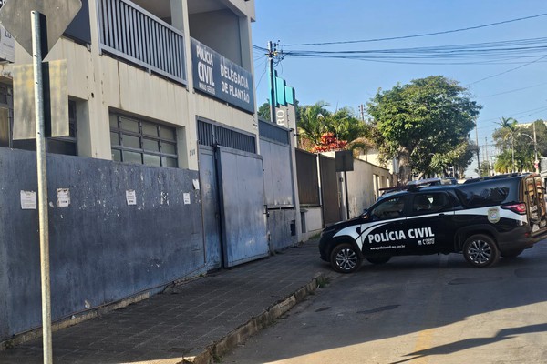 Mulher e jovem estão entre os presos em operação realizada pela PC nesta manhã em Patos de Minas