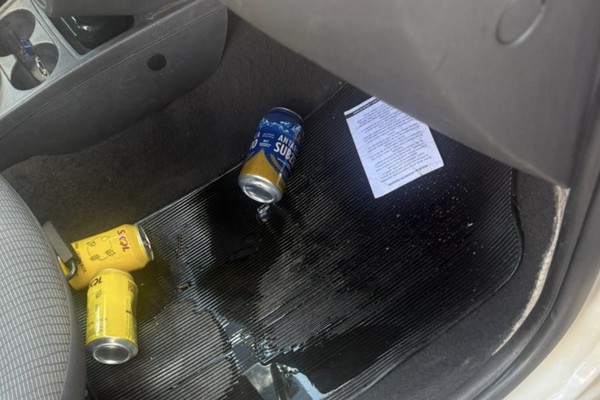 Motorista de 61 Anos é preso por embriaguez após bater em carro parado na Rua Duque de Caxias