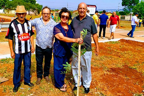 Prefeitura conclui revitalização e entrega Praça Frei Ildeu aos moradores do Sebastião Amorim