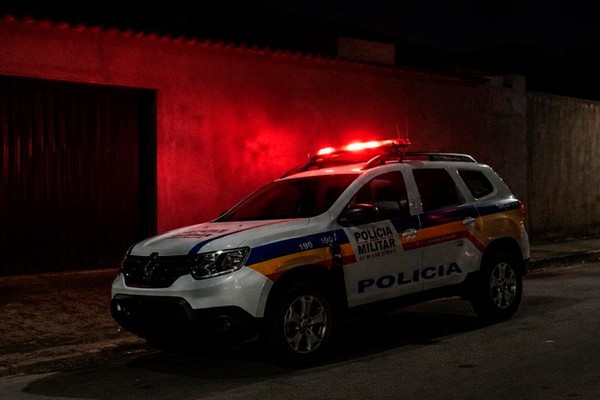 Filho ameaça matar a própria mãe e acaba preso junto com o irmão após confusão em Patos de Minas