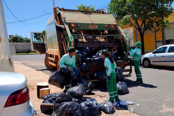 Empresa relata falta de condições de chegar ao Aterro Sanitário e interrompe coleta de lixo