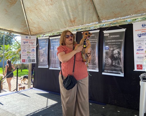 Adoção, microchipagem e conscientização marcam evento contra a crueldade animal em Patos de Minas
