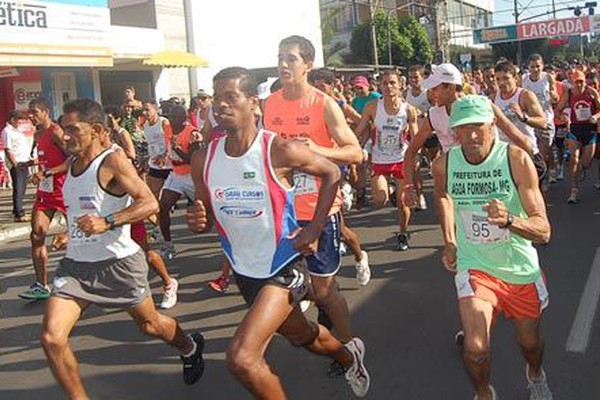 Mais de 700 atletas de todo o país disputam a Corrida do Milho em Patos de Minas