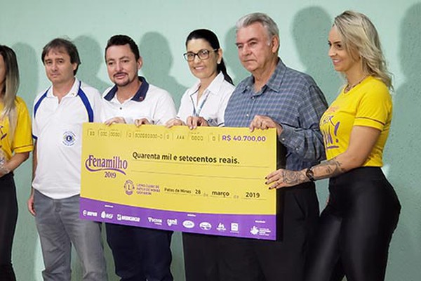 Sindicato Rural doa a entidades R$ 213 mil arrecadados no show de lançamento da Fenamilho