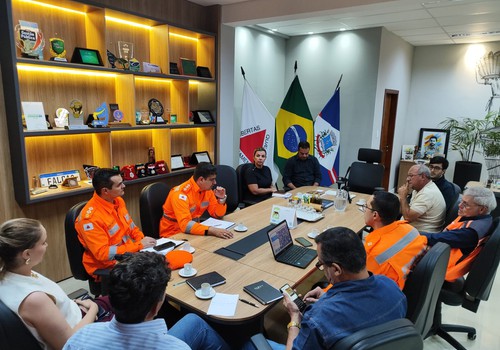 Bombeiros fazem reunião de emergência com a Prefeitura para enfrentar chuvas intensas