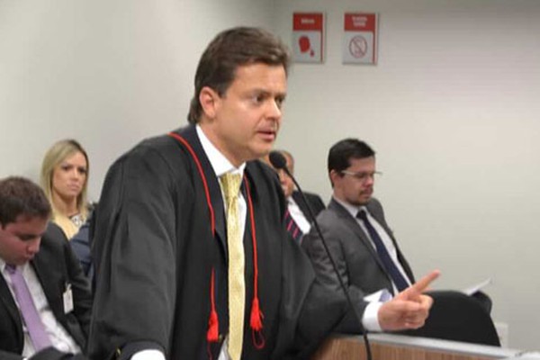 Arnaldo Queiroz volta a defender suspensão da Taxa de Esgoto no TJMG, mas decisão fica para depois