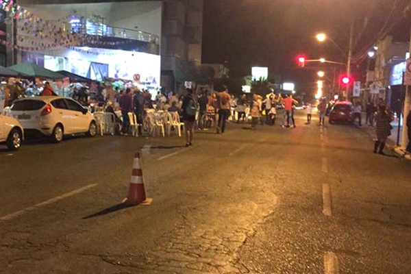 Festa Junina fecha uma das principais ruas de Patos de Minas e responsável pode ser multada 