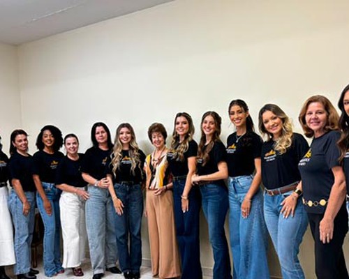 Candidatas iniciam preparação para a disputa do título de Rainha do Milho e Musa do Rodeio