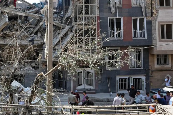 Irã desafia ultimato de Trump: Ormuz jamais retomará status anterior