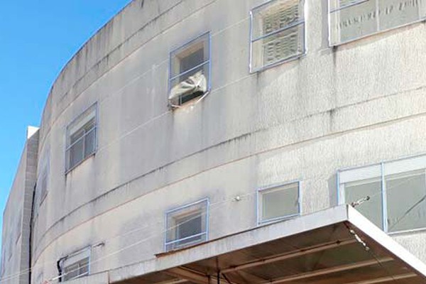 Paciente tenta fugir de Hospital em Patos de Minas, pula a janela e cai do segundo andar