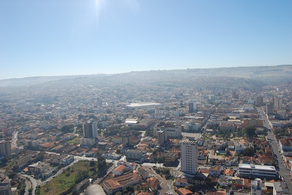 Mau cheiro em Patos de Minas: Prefeitura anuncia medidas para amenizar o problema
