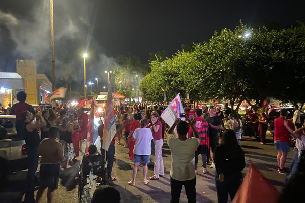 Apoiadores de Lula em Patos de Minas comemoram vitória do presidente no Galpão do Produtor; veja
