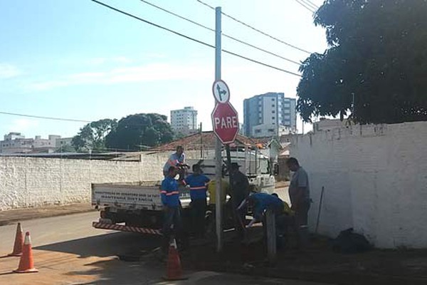 Prefeitura vai instalar semáforos em diversos cruzamentos perigosos de Patos de Minas