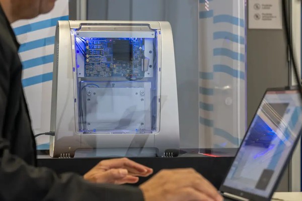 Novo computador quântico educacional passa a ser usado no Senai