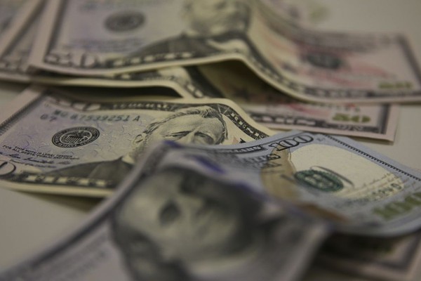 Brasil e EUA retomam negociação após tarifaços de 25% e 12,5%
