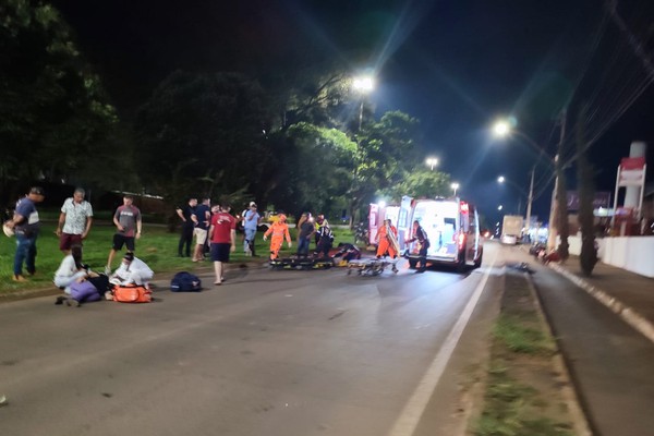 Ciclista e motociclista ficam feridos em grave acidente na avenida J.K, em Patos de Minas