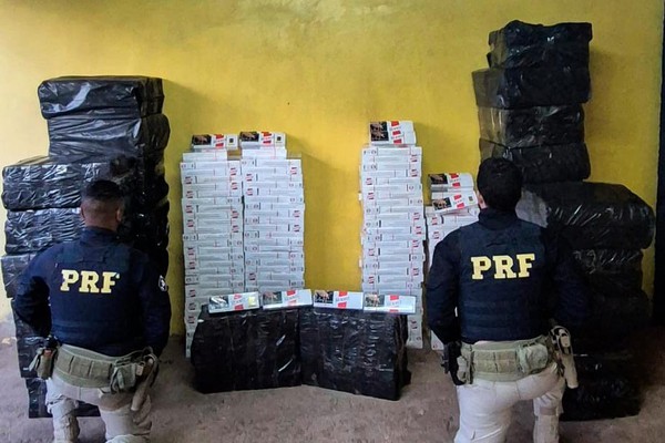 PRF de Patos de Minas prende homem com 25 mil maços de cigarros contrabandeados na BR-365
