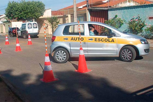 Valor arrecadado em multa custeará CNH para candidatos de baixa renda; por Brian Epstein Campos