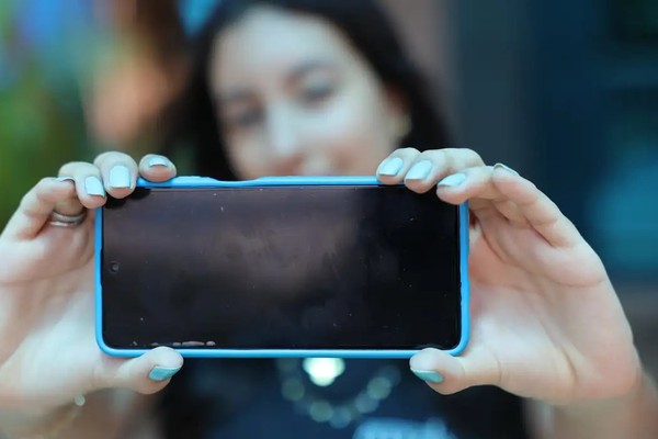 Uso de internet por adolescentes nas escolas cai de 51% para 37%