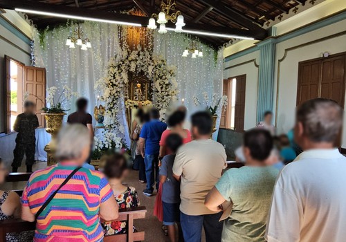 Homem relata ameaças corre para dentro da igreja de Nossa Senhora Aparecida e assusta fieis