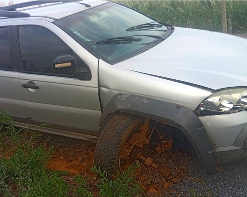Ladrões escalam muro, furtam carro e eletrônicos e acabam presos após perseguição e tiros na BR 354