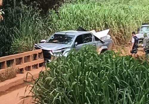 Morador alerta para risco de acidentes em ponte sobre o Ribeirão da Cota após nova batida