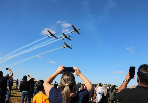 Esquadrilha da Fumaça vai se apresentar em Patos de Minas em março após cerca de 20 anos