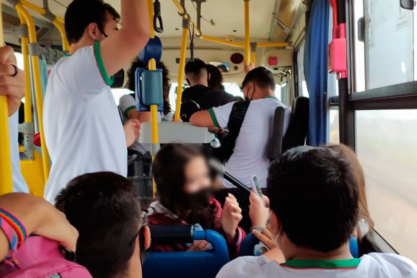 Usuários do transporte coletivo municipal voltam a reclamar de superlotação em Patos de Minas