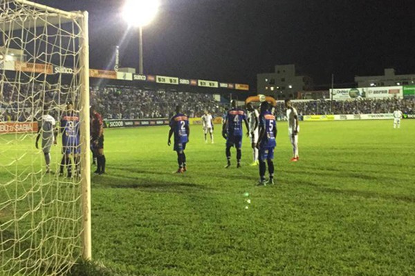 Com gols de Reis e Rodriguinho, URT e Cruzeiro empatam em 1 a 1 no Zama Maciel