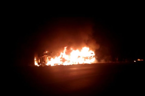 Veículos se incendeiam e deixam mortos em mais uma tragédia na BR 365