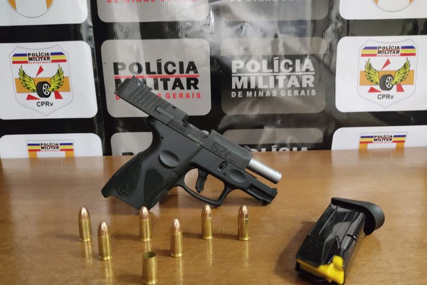 Durante operação, Polícia Militar Rodoviária apreende arma de fogo e três acabam presos em Rio Paranaíba