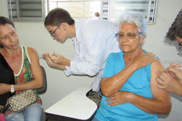 Secretaria de Saúde diz que 28 mil doses da vacina contra a gripe já foram distribuídas