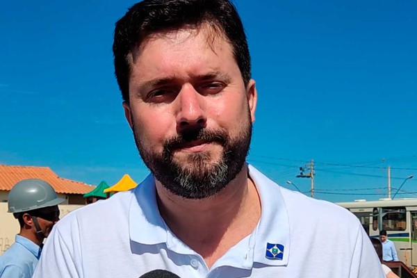 Falcão explica início de tramites para substituição da Copasa por outra empresa em Patos de Minas