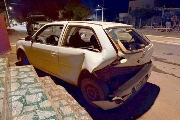 Motorista é preso após atingir traseira de outro veículo no Centro de Varjão de Minas