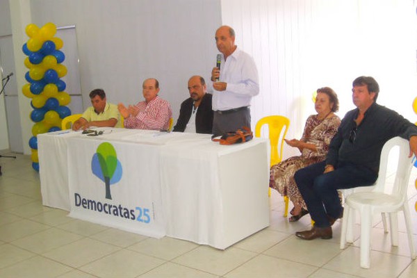 Com discurso de unidade, Democratas lança José Eustáquio como candidato a prefeito