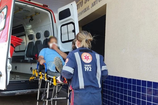 Homem é socorrido depois de se ferir com serra circular enquanto trabalhava em Patos de Minas