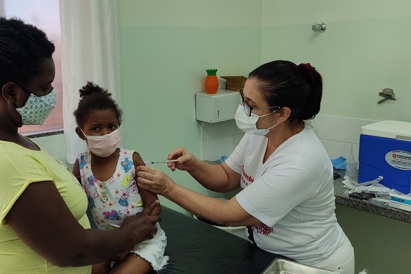 Dia D de vacinação é realizado nas USFs de Patos de Minas com vários imunizantes